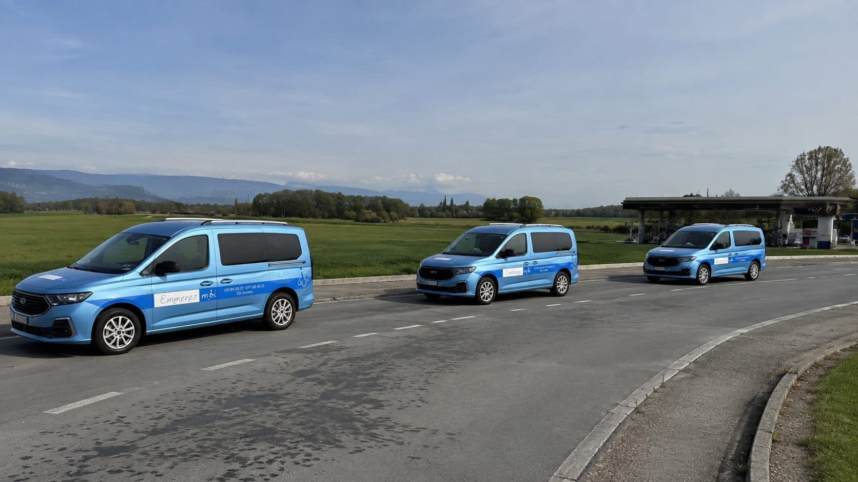 Flotte de véhicules Emmenez-moi équipés pour le transport à mobilité réduite